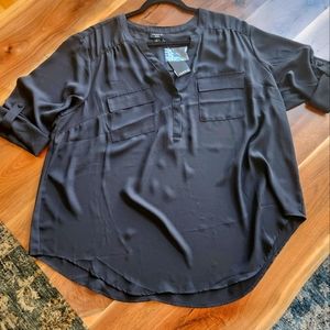 Black long sleeve or 3/4 sleeve.